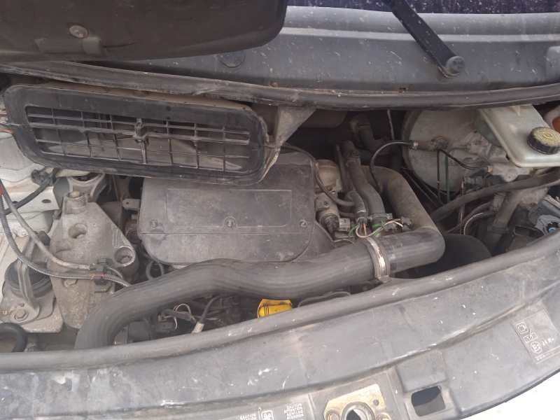 nissan primastar (x83) del año 2003