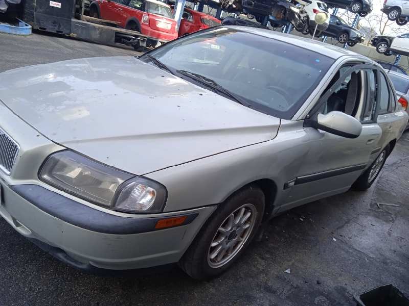 volvo s80 berlina del año 2000