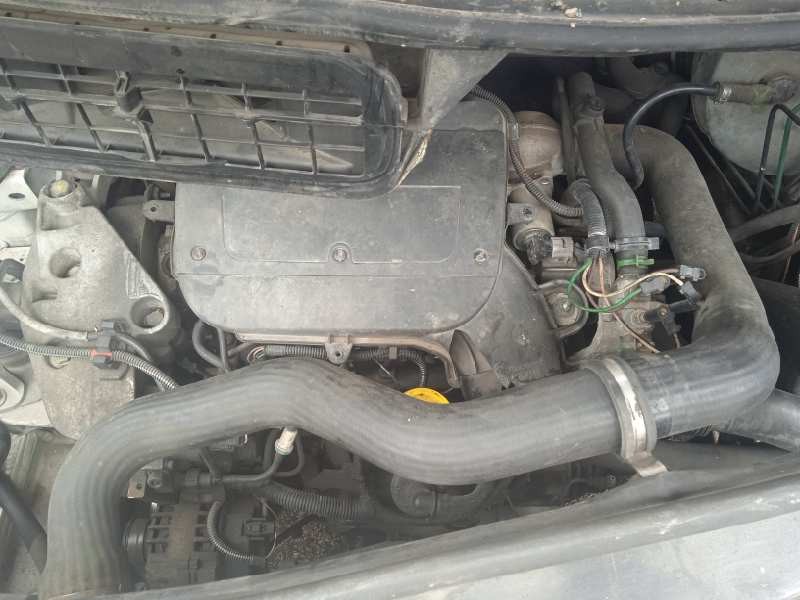 nissan primastar (x83) del año 2003