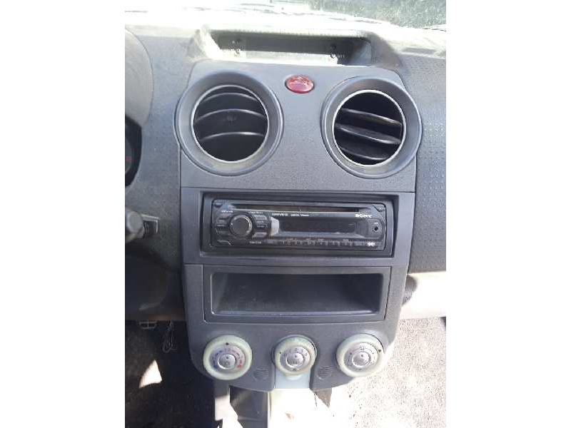 mitsubishi colt berlina 3 (cz) del año 2007