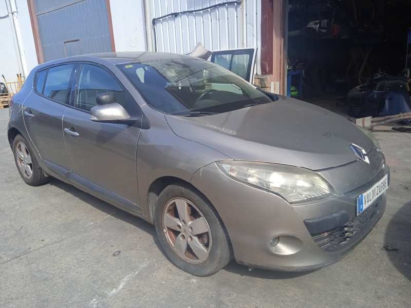 renault megane iii berlina 5 p del año 2009