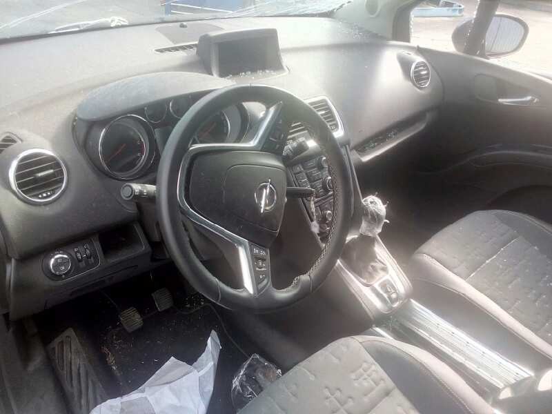 opel meriva b del año 2015