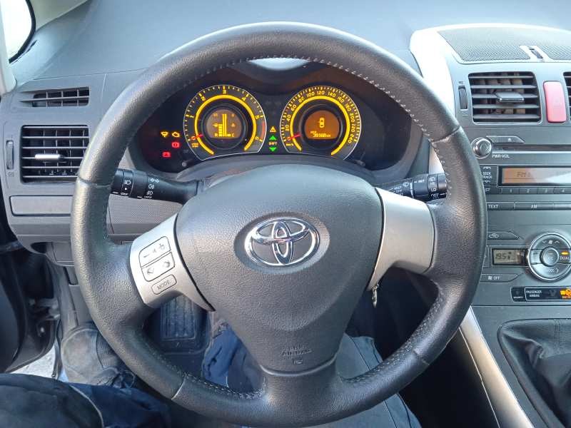 toyota auris del año 2007