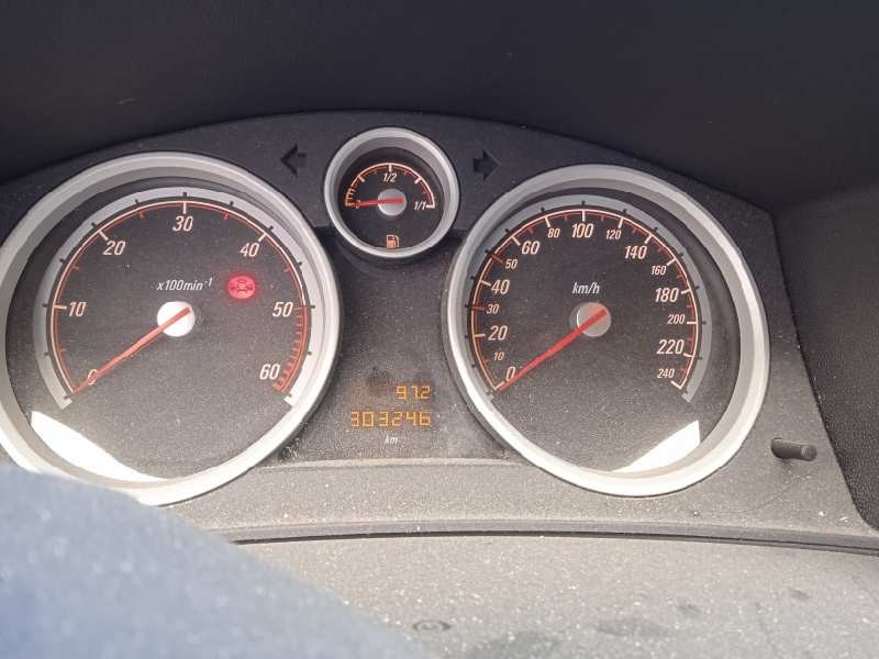 opel astra gtc del año 2006