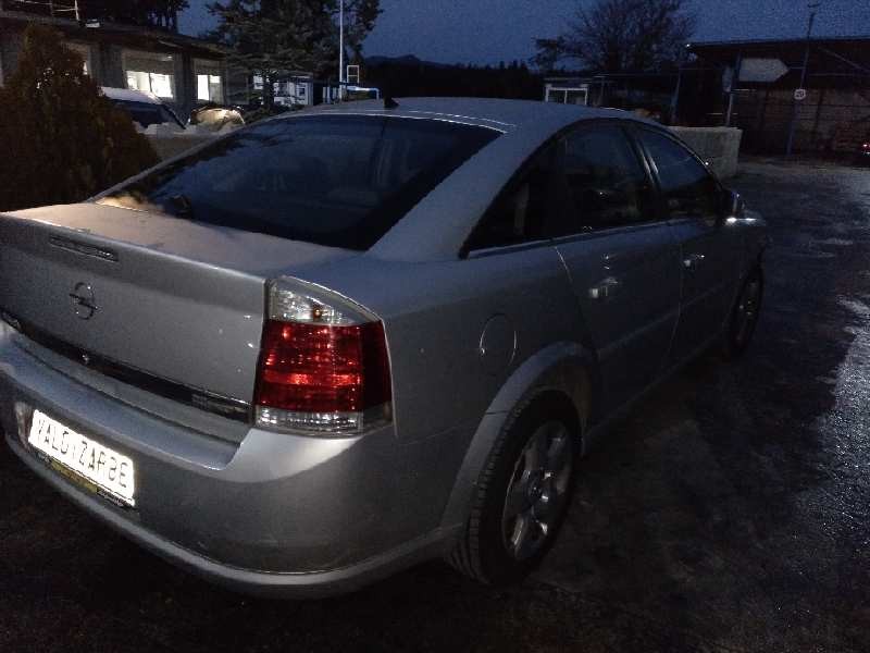 opel vectra c berlina del año 2005