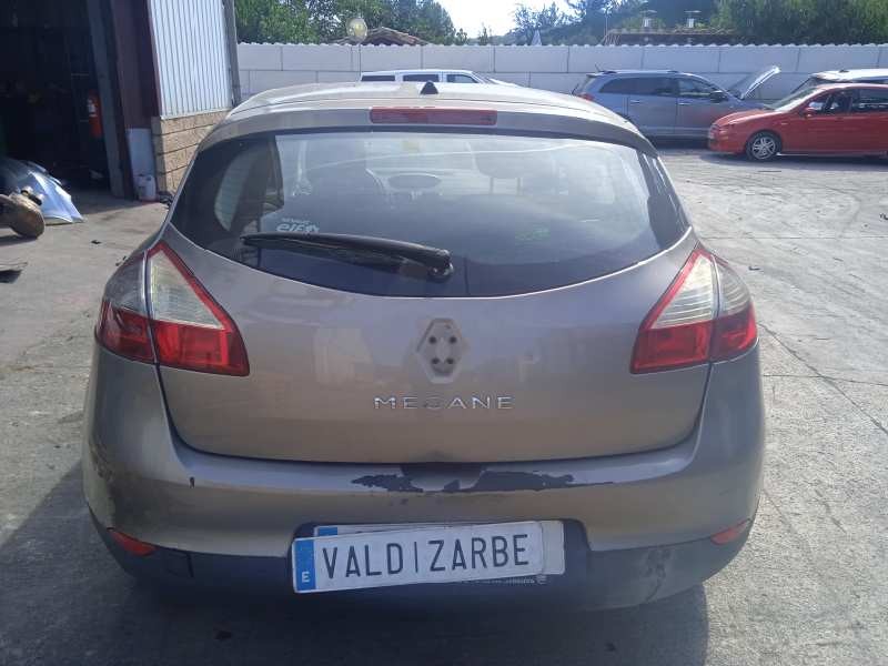 renault megane iii berlina 5 p del año 2009