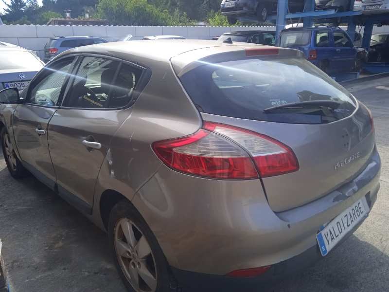 renault megane iii berlina 5 p del año 2009