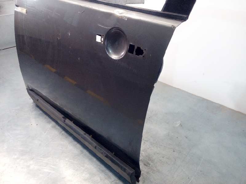 Recambio de puerta delantera izquierda para land rover discovery v6 td hse referencia OEM IAM LR016463  