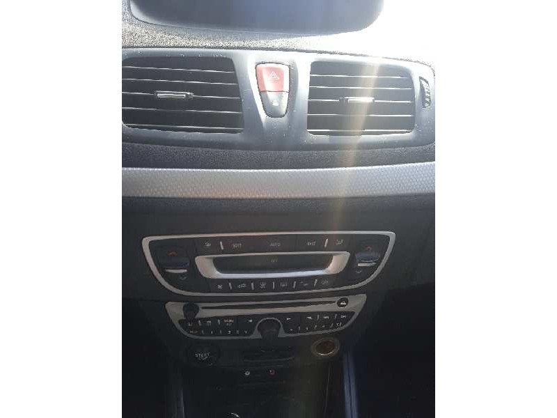 renault megane iii berlina 5 p del año 2009