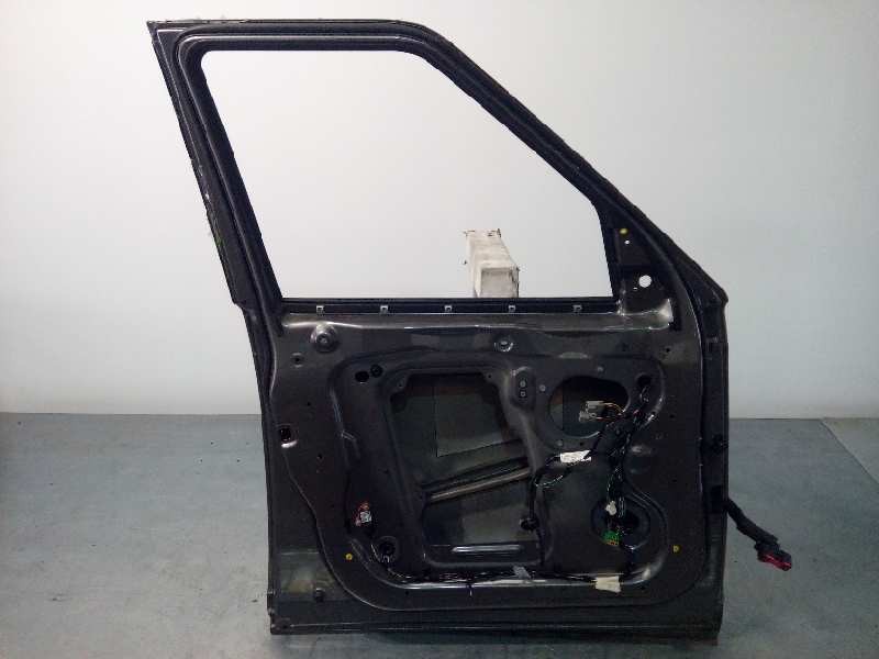Recambio de puerta delantera izquierda para land rover discovery v6 td hse referencia OEM IAM LR016463  