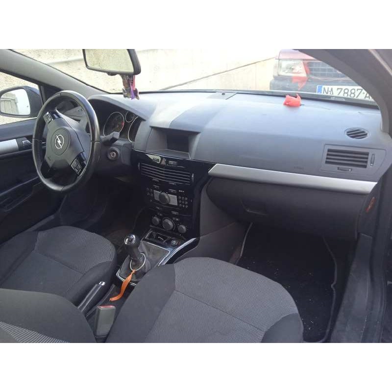 opel astra gtc del año 2010