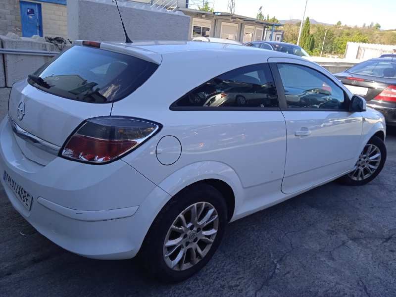 opel astra gtc del año 2009