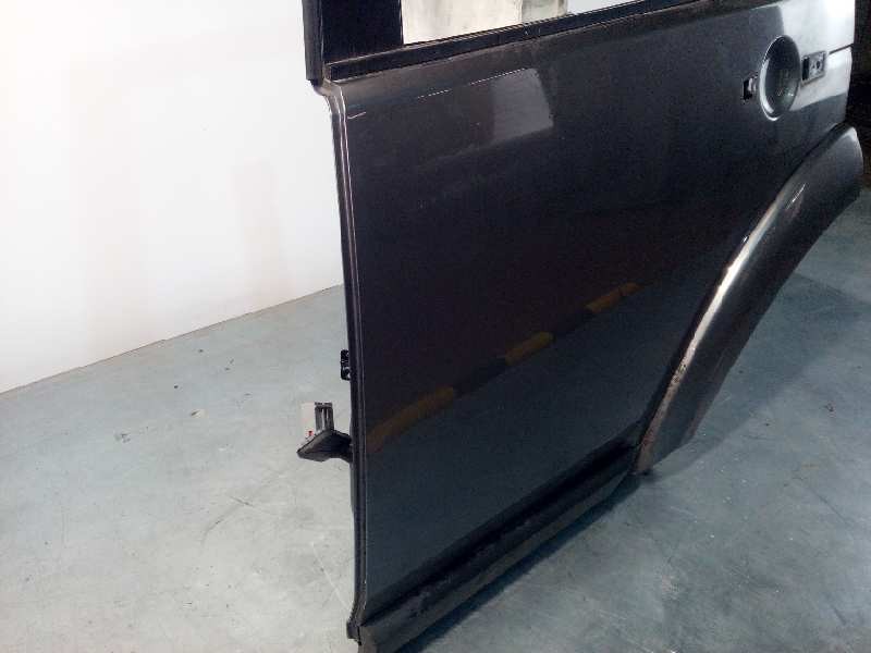 Recambio de puerta trasera izquierda para land rover discovery v6 td hse referencia OEM IAM BFA780190  