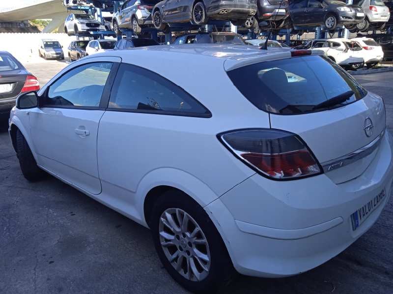 opel astra gtc del año 2009