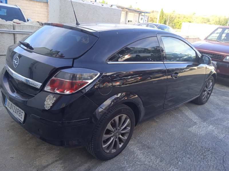 opel astra gtc del año 2010