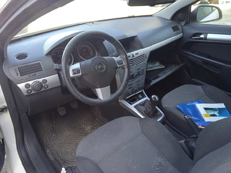 opel astra gtc del año 2009