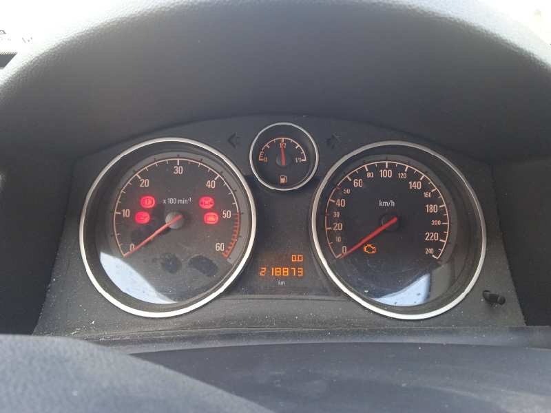 opel astra gtc del año 2010