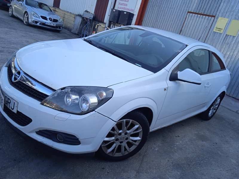 opel astra gtc del año 2009