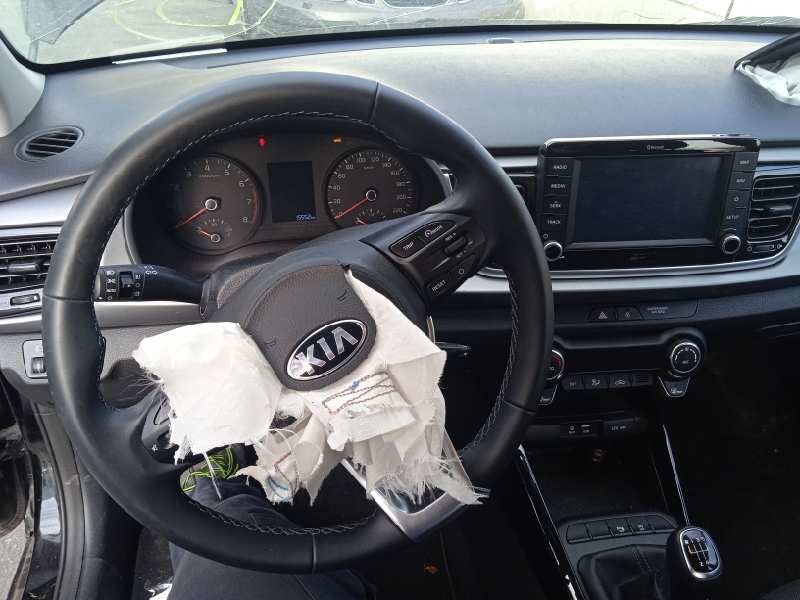 kia rio (yb) del año 2020