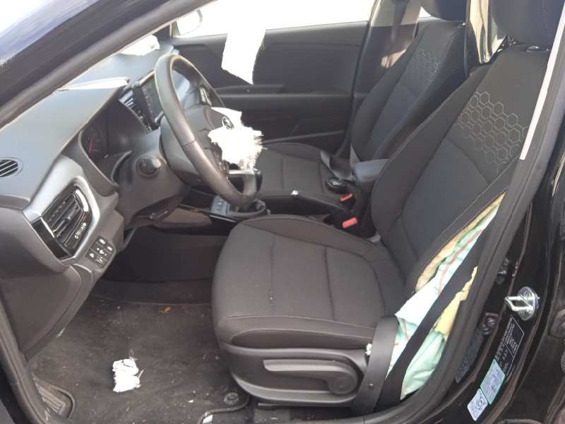 kia rio (yb) del año 2020