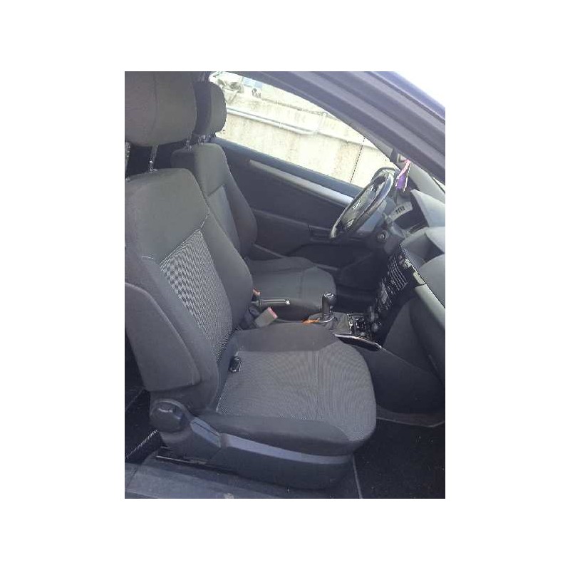 opel astra gtc del año 2010