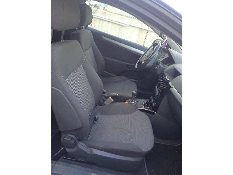 opel astra gtc del año 2010