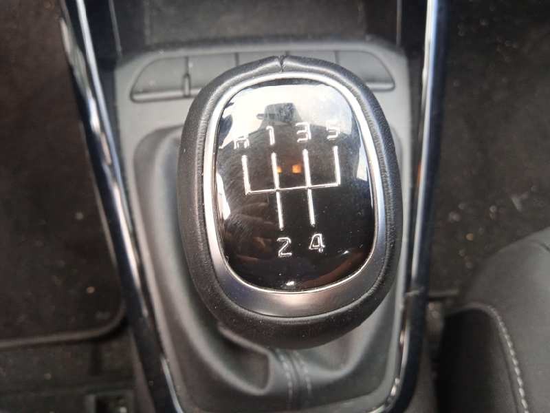 kia rio (yb) del año 2020