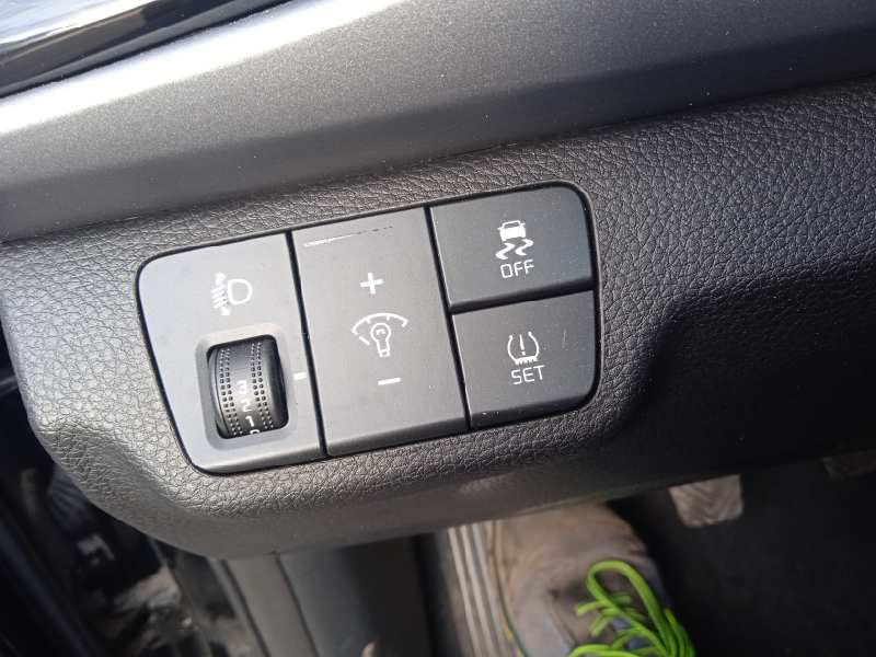 kia rio (yb) del año 2020