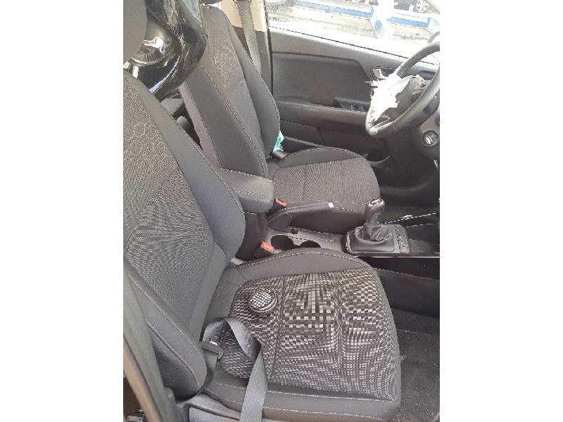 kia rio (yb) del año 2020