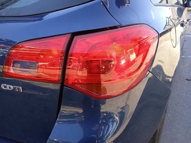 opel astra j sports tourer del año 2011