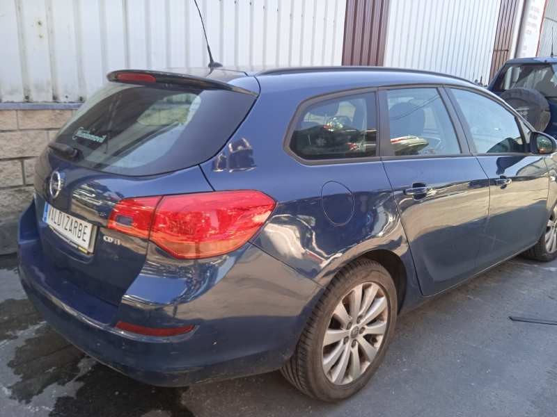 opel astra j sports tourer del año 2011