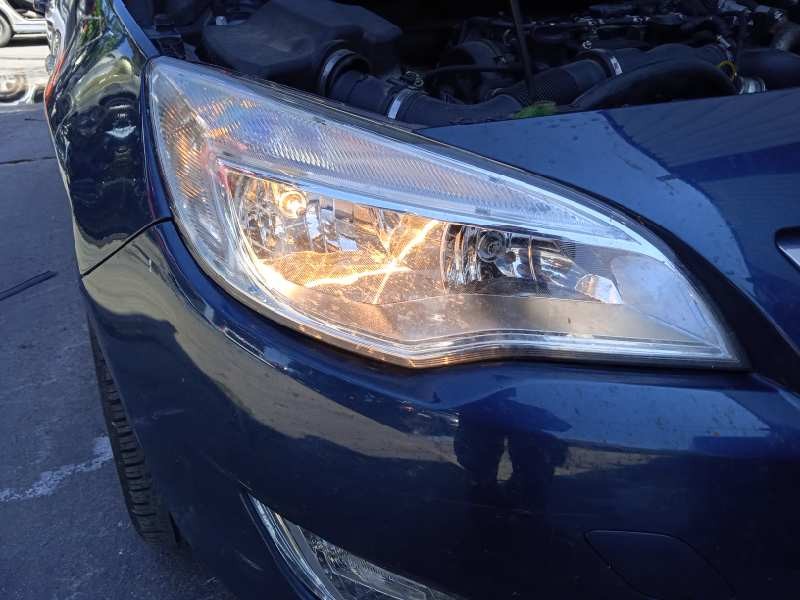 opel astra j sports tourer del año 2011