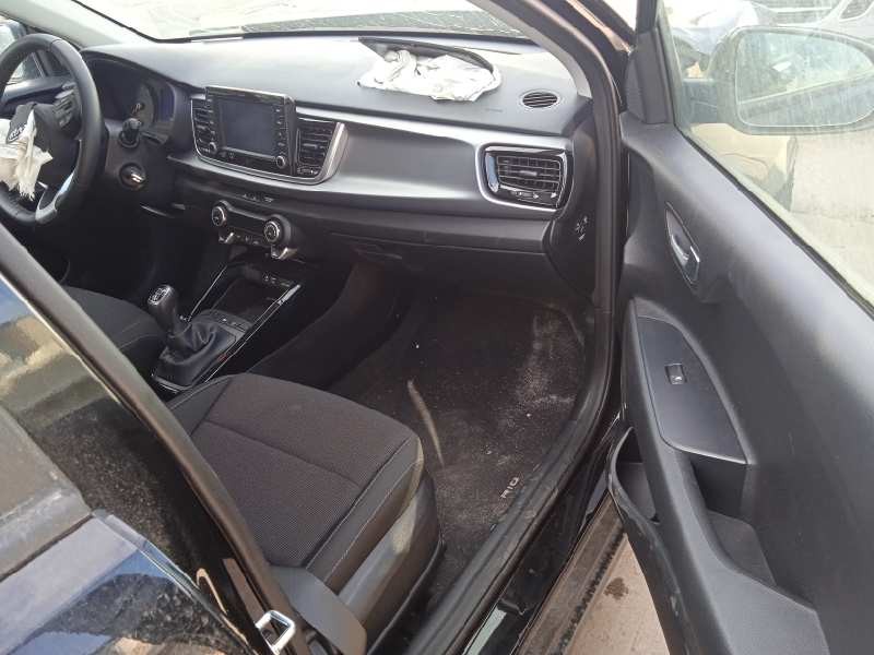 kia rio (yb) del año 2020