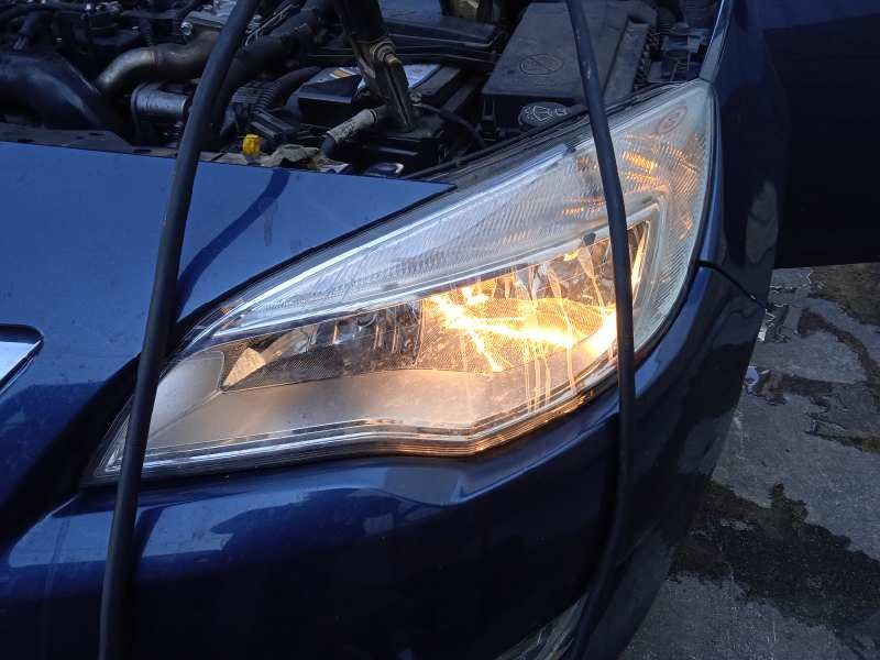 opel astra j sports tourer del año 2011