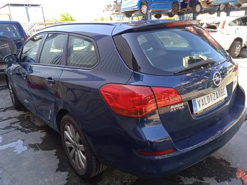 opel astra j sports tourer del año 2011