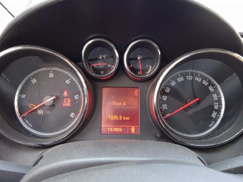 opel astra j sports tourer del año 2011