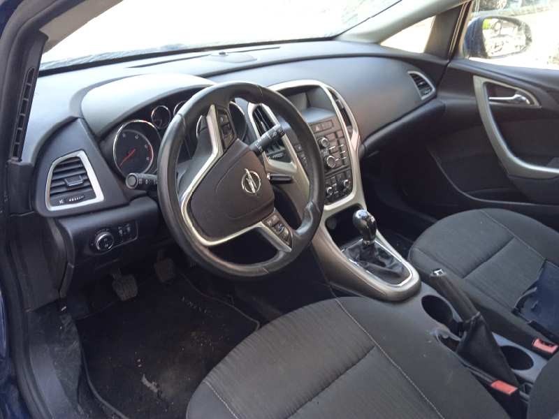 opel astra j sports tourer del año 2011