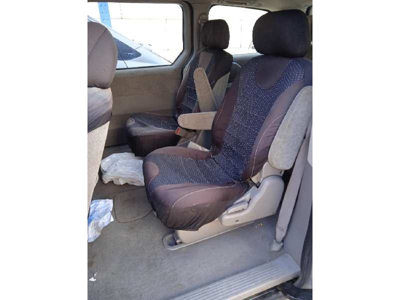 kia carnival ii del año 2004