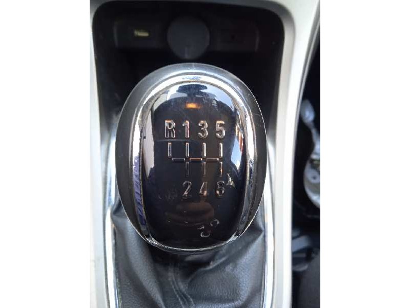 opel astra j sports tourer del año 2011