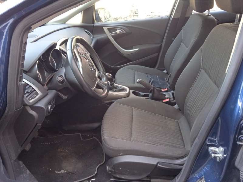 opel astra j sports tourer del año 2011