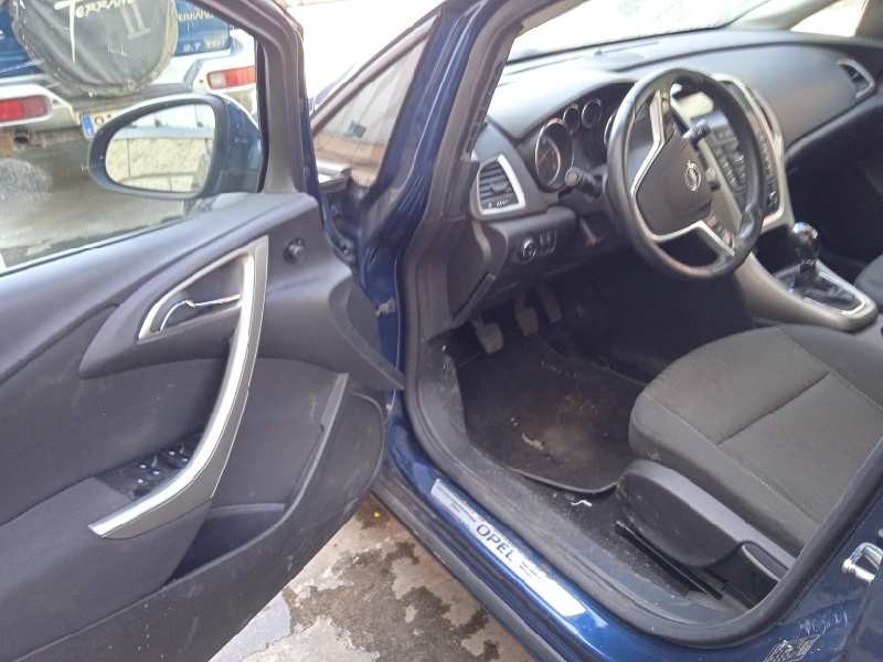 opel astra j sports tourer del año 2011