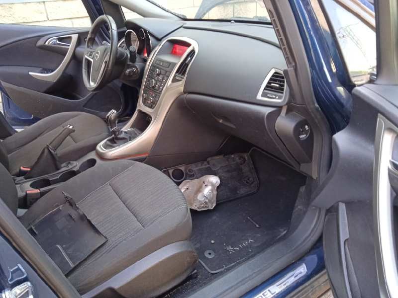 opel astra j sports tourer del año 2011