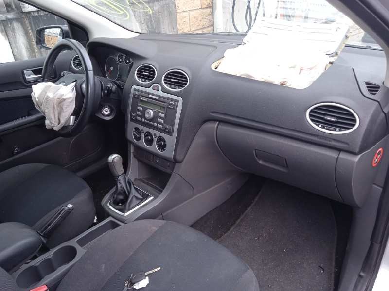 ford focus berlina (cap) del año 2005