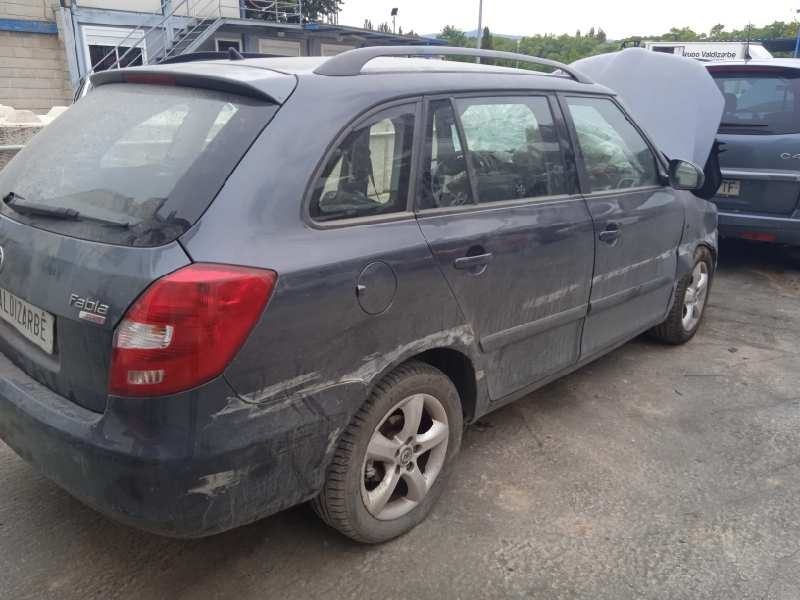 skoda fabia combi (5j5) del año 2010