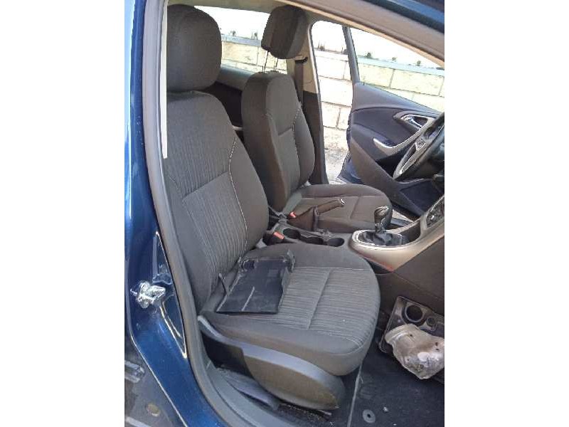 opel astra j sports tourer del año 2011