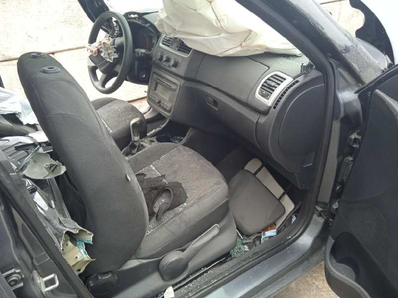 skoda fabia combi (5j5) del año 2010