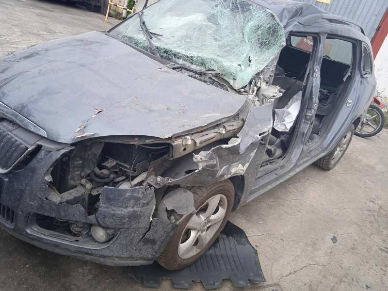 skoda fabia combi (5j5) del año 2010