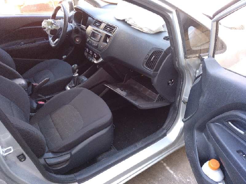 kia rio del año 2012