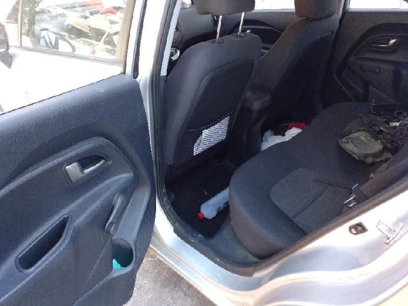 kia rio del año 2012