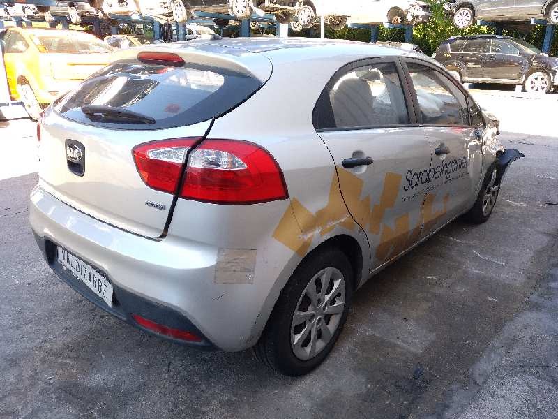 kia rio del año 2012